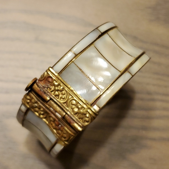 Jewelry - Antique Mother of Pearl Bracelet